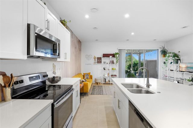 8605 LUNAR SKYE STREET, Sarasota, FL 34241