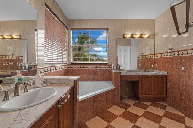 11258 NW 47th Lane, Doral, FL 33178