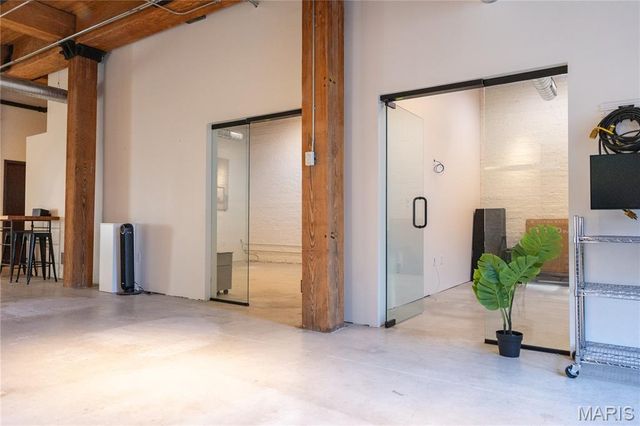 1115 Locust 200, St Louis, MO 63101