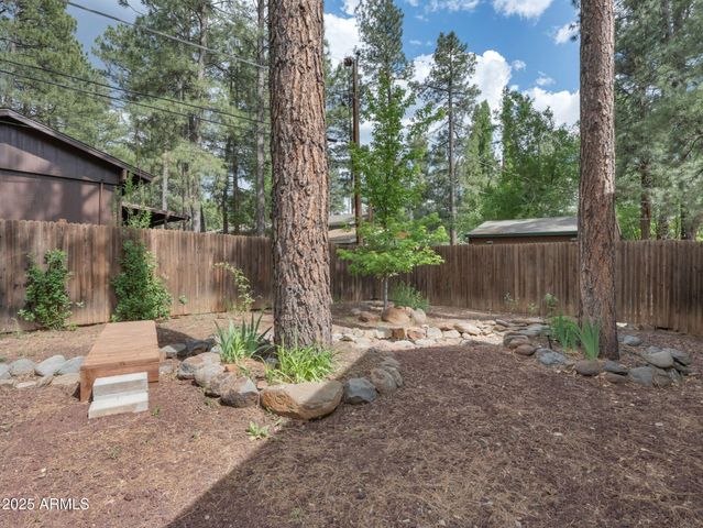 17165 S ELK Place, Munds Park, AZ 86017