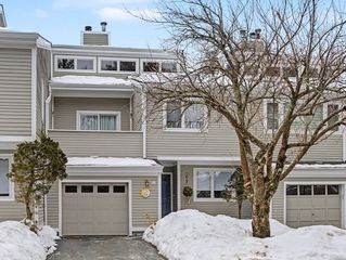 103 Norris Brook Ln 103, Peabody, MA 01960