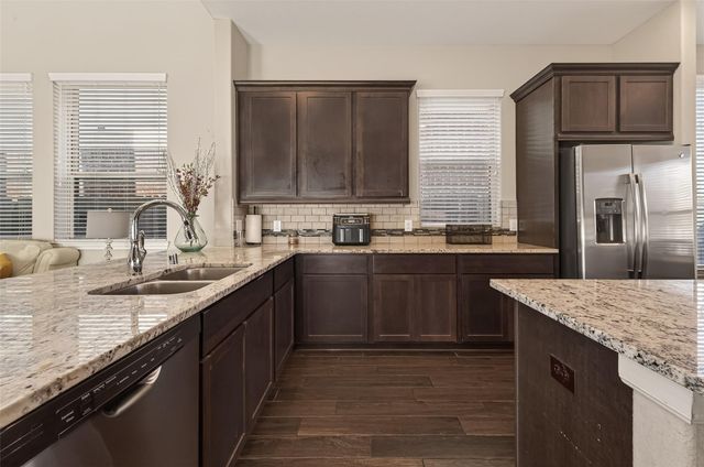 10911 Texas Rose Drive, Missouri City, TX 77459