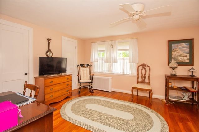2 Paradox Dr, Worcester, MA 01602