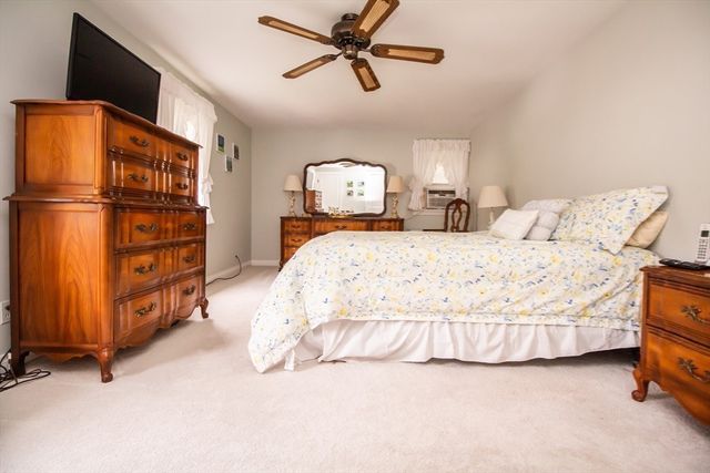 2 Paradox Dr, Worcester, MA 01602