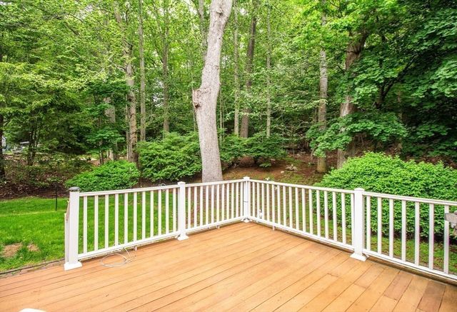 2 Paradox Dr, Worcester, MA 01602