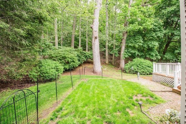 2 Paradox Dr, Worcester, MA 01602