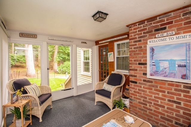 2 Paradox Dr, Worcester, MA 01602