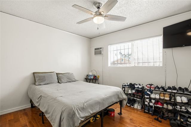 514 W 102nd St, Los Angeles, CA 90044