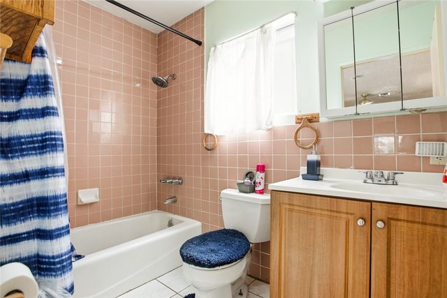 514 W 102nd St, Los Angeles, CA 90044