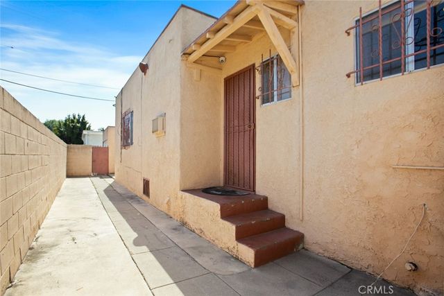 514 W 102nd St, Los Angeles, CA 90044