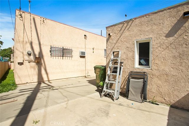 514 W 102nd St, Los Angeles, CA 90044