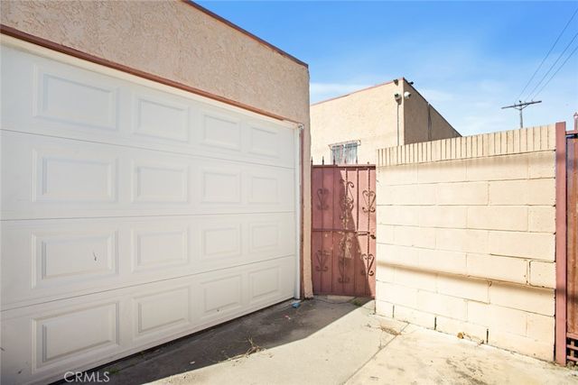 514 W 102nd St, Los Angeles, CA 90044