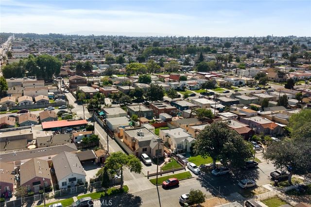 514 W 102nd St, Los Angeles, CA 90044