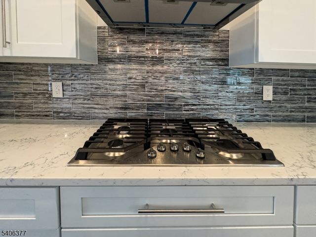 142 Passaic Ave, Roseland Boro, NJ 07068