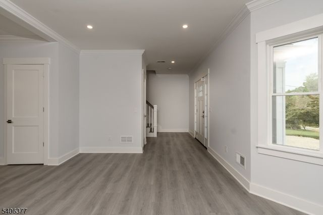 142 Passaic Ave, Roseland Boro, NJ 07068