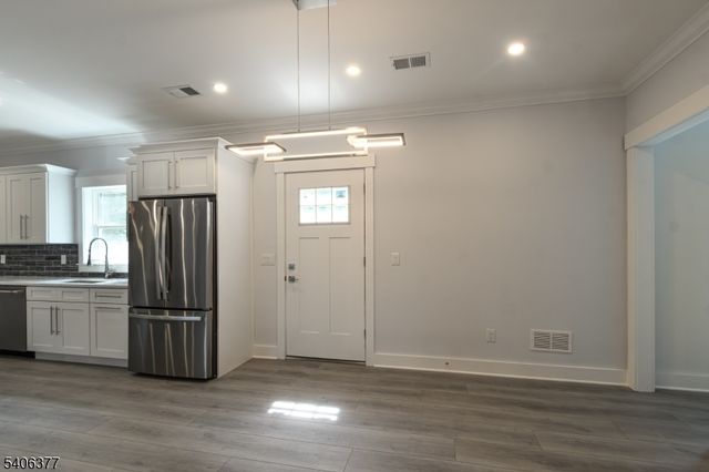 142 Passaic Ave, Roseland Boro, NJ 07068