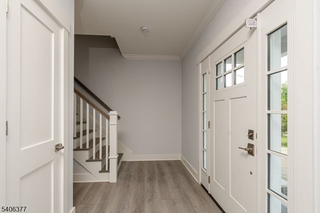 142 Passaic Ave, Roseland Boro, NJ 07068