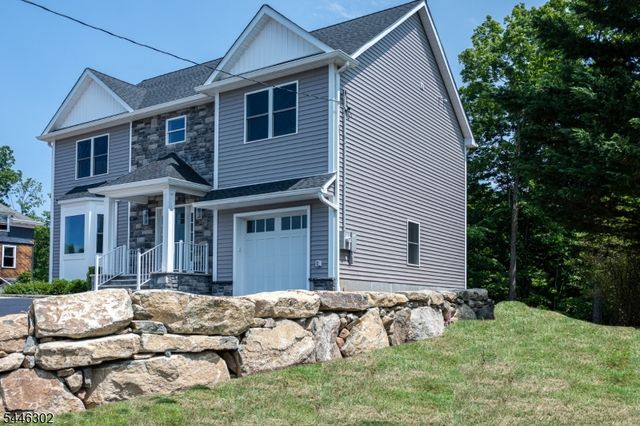 142 Passaic Ave, Roseland Boro, NJ 07068