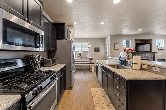 924 Pendleton Drive, Medford, OR 97501