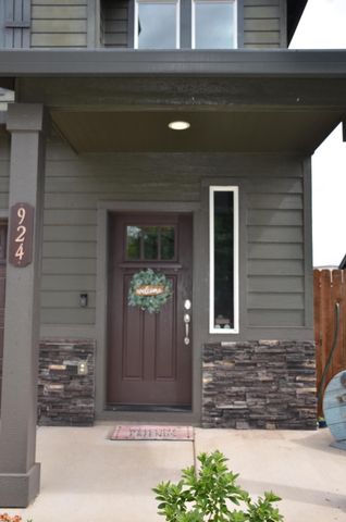 924 Pendleton Drive, Medford, OR 97501