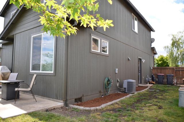 924 Pendleton Drive, Medford, OR 97501