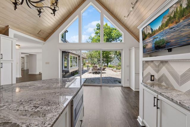 5404 Interlachen Boulevard, Edina, MN 55436