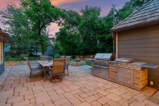 5404 Interlachen Boulevard, Edina, MN 55436