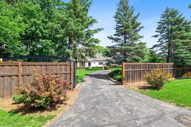 5404 Interlachen Boulevard, Edina, MN 55436