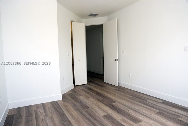 4218 NE 7th Terrace 4, Oakland Park, FL 33334