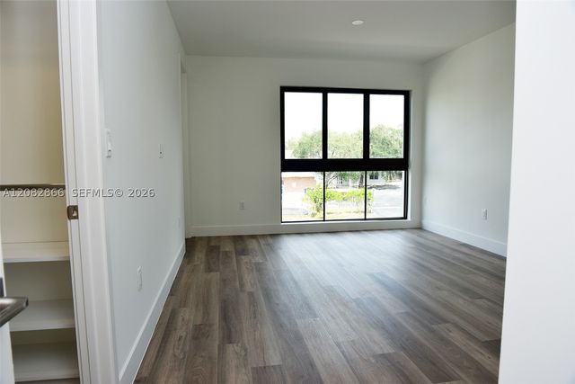 4218 NE 7th Terrace 4, Oakland Park, FL 33334