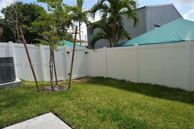 4218 NE 7th Terrace 4, Oakland Park, FL 33334