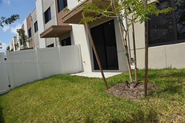 4218 NE 7th Terrace 4, Oakland Park, FL 33334
