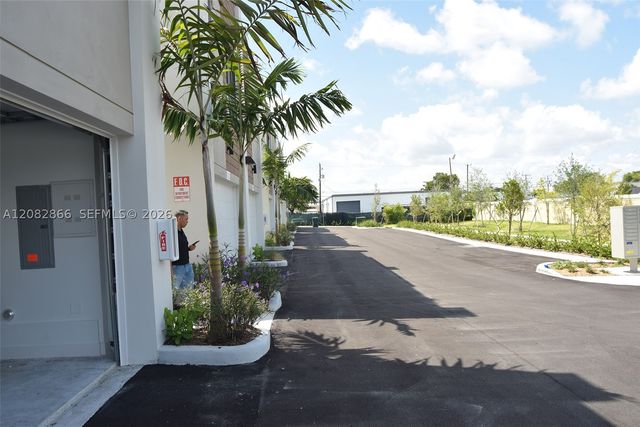 4218 NE 7th Terrace 4, Oakland Park, FL 33334