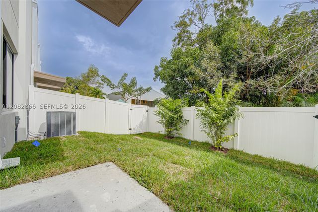 4218 NE 7th Terrace 4, Oakland Park, FL 33334