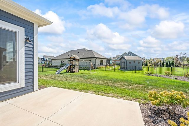 2200 Emerson Way, Troy, OH 45373