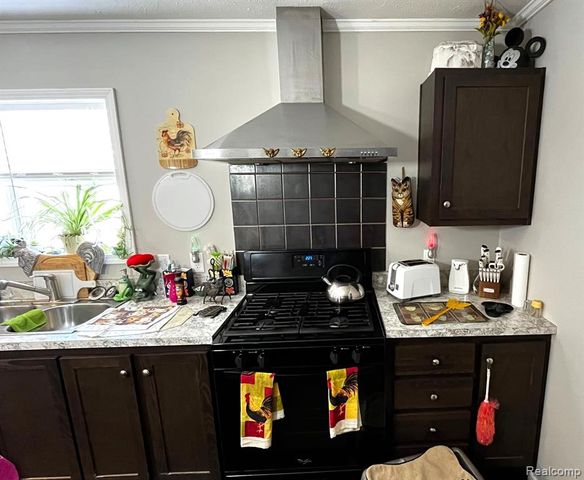 33123 Aspen Court, New Haven, MI 48048