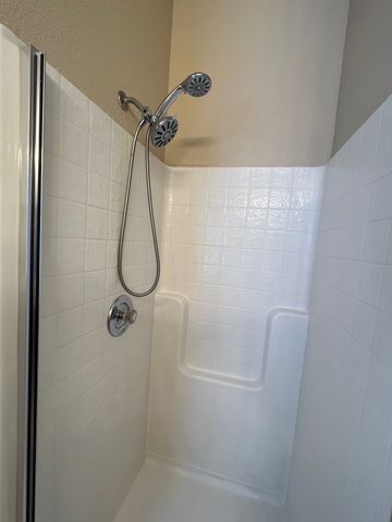 875 Shoal Creek Drive, Arlington, TX 76001