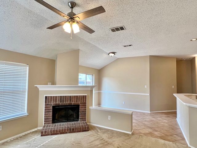 875 Shoal Creek Drive, Arlington, TX 76001