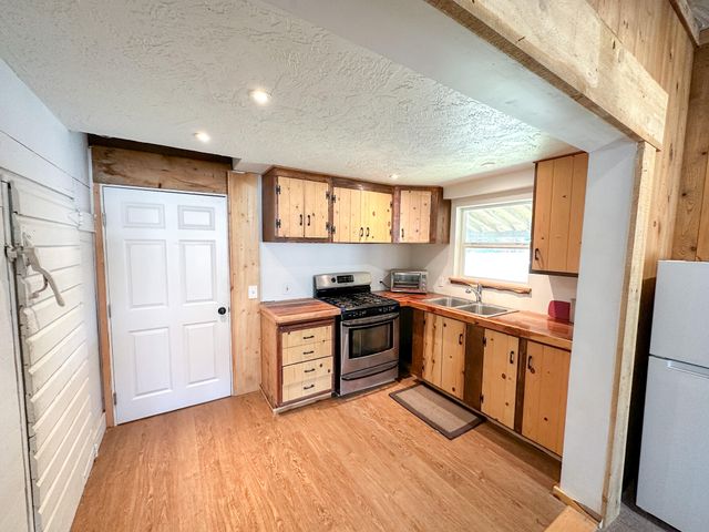 102 Jones Street, Crescent, OR 97733