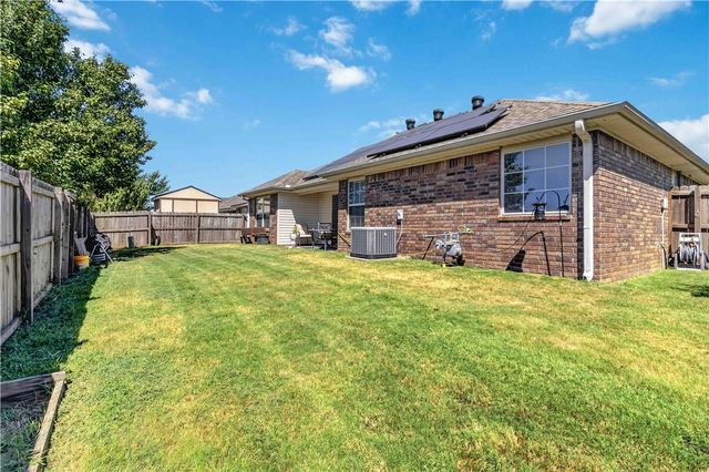 414 Summerwood Court, Rogers, AR 72758