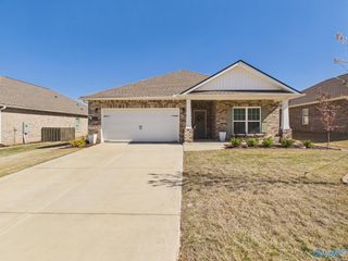 29433 Canoe Circle, Harvest, AL 35749