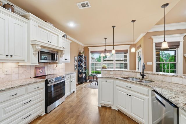 3005 Coldwater Dr, Benton, AR 72019