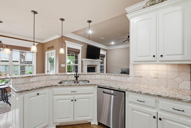 3005 Coldwater Dr, Benton, AR 72019