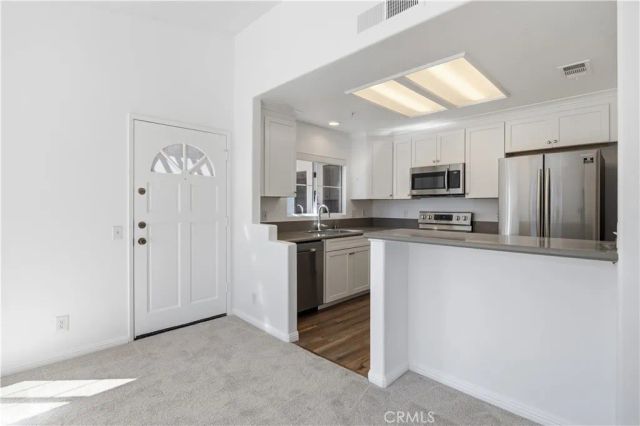 2960 Champion 805, Tustin, CA 92782