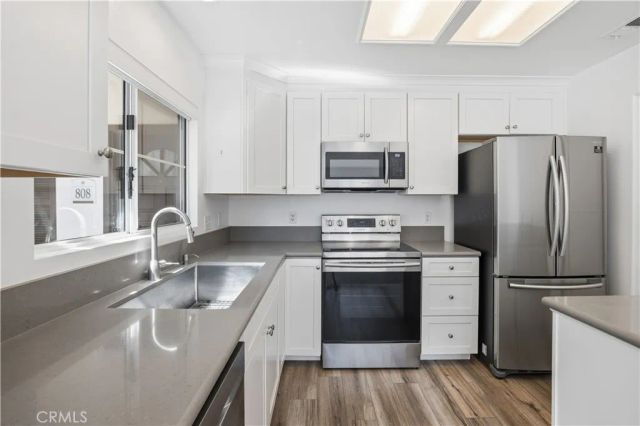 2960 Champion 805, Tustin, CA 92782