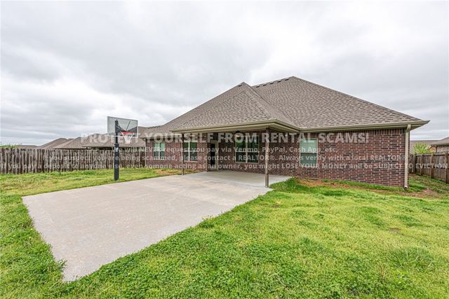 2912 W Featherock, Fayetteville, AR 72704
