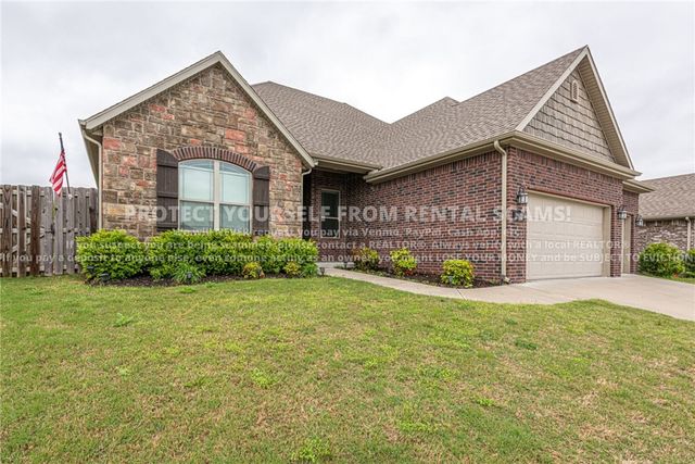 2912 W Featherock, Fayetteville, AR 72704