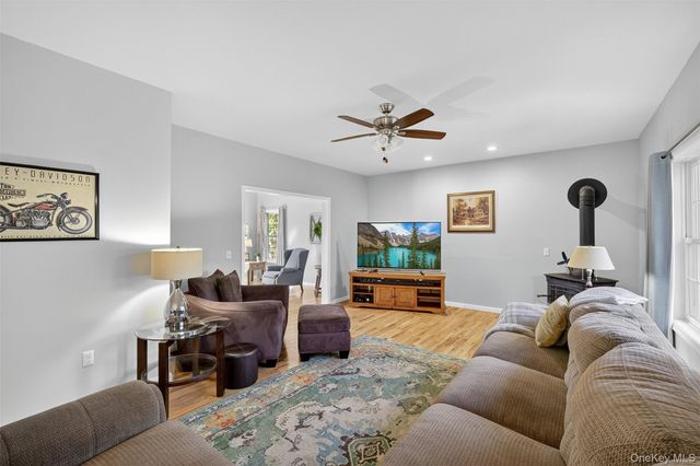 4 Theresa Court, Lagrangeville, NY 12540