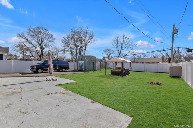 15 Silverpine Drive, Amityville, NY 11701