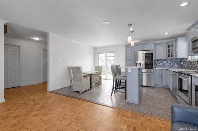 15 Silverpine Drive, Amityville, NY 11701